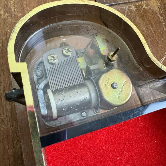 Sankyo Japan Vintage Piano Acrylic Wind-up "Chariots of Fire" Trinket Music Box‎ - Picture 10 of 11